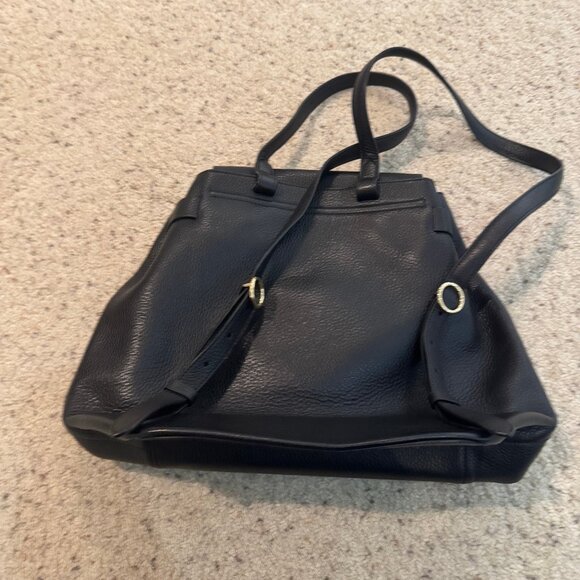 Cuyana backpack 13" model (like new) - Picture 3 of 9